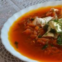 Borscht with beef broth in a slow cooker Prepare beef borscht in a slow cooker