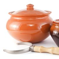 Dishes in clay pots: tips and secrets